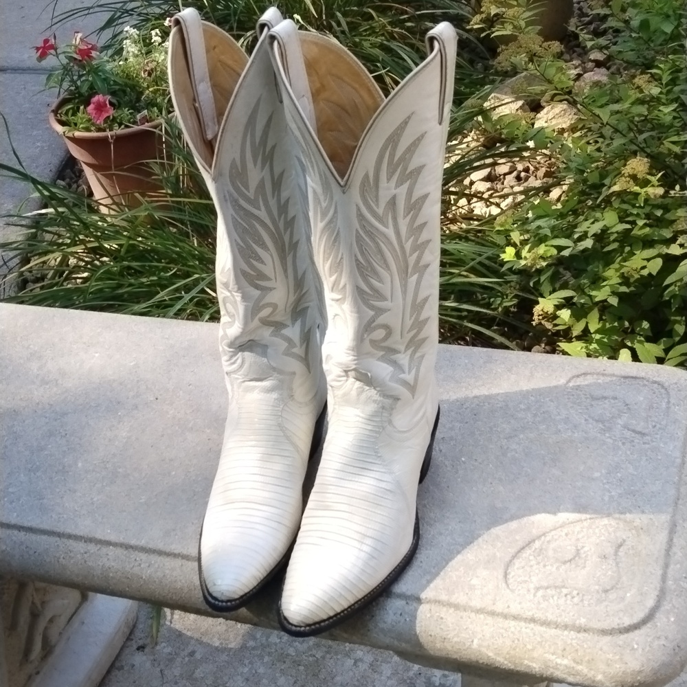 Justin Boots White Leather Cowboy Heeled Boots. Snakeskin - Picture 10 of 12